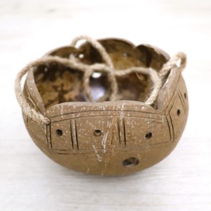 Maceta decorativa de Vietnam, fabricada con cáscara de coco sostenible, para plantas. - Product Image 1