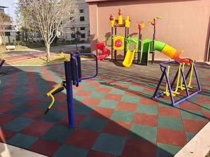 Baldosas de caucho entrelazadas para exteriores, suelo de bricolaje para patio trasero, para área de juegos infantil de 15-50 mm - Product Image 4