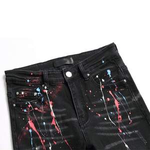 Jean en denim noir pour homme, coupe slim, jambe droite, effet déchiré et vieilli, peint à la main, style streetwear, en coton mi-lourd, style automne, en promotion - Product Image 2