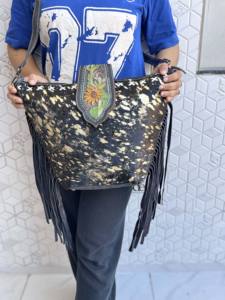 Nouveauté : Sac à main en cuir métallisé et fourrure, collection élégante, sac à main pour femme en cuir sculpté à la main avec franges - Product Image 5