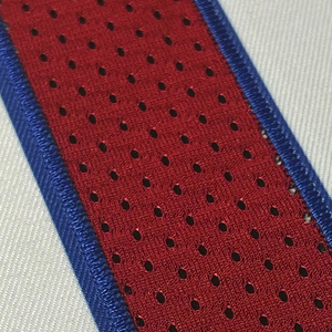 Maillot de sport rouge personnalisé à col en V pour la vente en gros, en tissu anti-humidité, idéal pour les équipes de football américain - Product Image 6