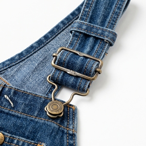 Peto vaquero ligero para mujer, de pierna recta relajada, con tirantes ajustables y botones frontales, estilo mono corto de verano - Product Image 4
