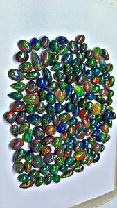 โอปอลเอธิโอเปียสีดำธรรมชาติทรงหลังเบี้ยเจียระไนแบบบริลเลียนท์ น้ำหนัก 3-5 กะรัต พร้อมใบรับรองจากผู้ตรวจสอบอิสระ เกรดท็อป สำหรับทำเครื่องประดับ - Product Image 3