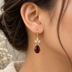 Boucles d'oreilles pendantes en alliage plaqué or avec grenat rouge taille poire pour femme, idéales pour mariage et soirée - Product Image 2
