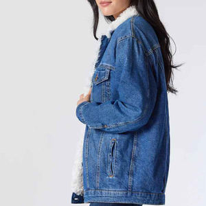 Veste en jean vintage pour femme avec doublure en fausse fourrure, coupe ample, boutonnée, style décontracté, couleur unie, effet délavé et vieilli, idéale pour l'automne - Product Image 2