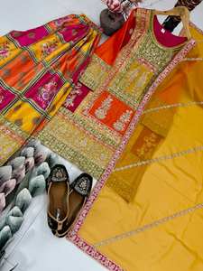 Traje Sharara de Georgette Sintético con Estampado Digital Zardosi Verde y Dupatta para Mujer, Ideal para Bodas Indias, Fiestas y Festivales - Product Image 4