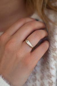 แหวนเพชรทรงเหลี่ยมแบบมินิมอลสำหรับผู้หญิง ดีไซน์หรูหรา ทองคำแท้ 14K ของขวัญเครื่องประดับหมั้นสำหรับคนรัก - Product Image 5