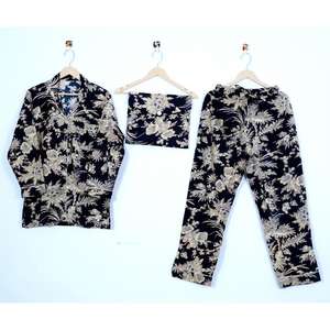 Ensemble de pyjama en coton indien imprimé à la main, vêtements de nuit élégants et tendance pour femmes, respirant, 100% coton pour l'été/le printemps - Product Image 1