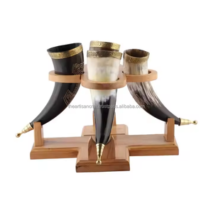 Corne à boire rustique avec support en bois pour décor viking de reconstitution historique et service de boissons traditionnelles par Artisan Craft - Product Image 5