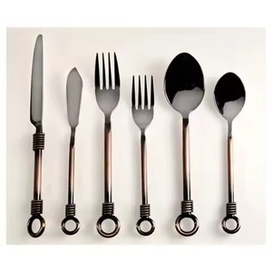 Collection de Couverts Métalliques Haut de Gamme avec Cuillère, Fourchette et Couteau pour les Acheteurs du Secteur Hôtelier - Product Image 6