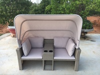 DS00024 Chaise longue carrée moderne beige d'extérieur non pliable en rotin et acier, canapé-lit avec coussin en polyester pour villa, hôtel, intérieur