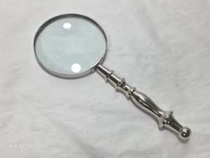 Loupe de poche en métal argenté antique, loupe décorative de bureau vintage, cadeau d'entreprise haut de gamme, accessoire de bureau - Product Image 3