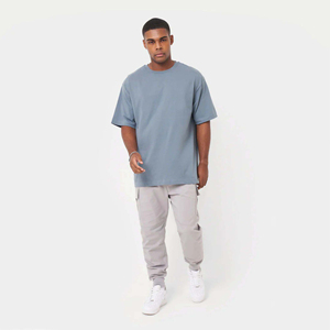 Nouveau T-shirt unisexe surdimensionné en coton 100% de qualité supérieure, manches courtes, longueur longue, couleur unie, logo personnalisé imprimé, pour homme - Product Image 3