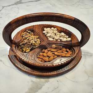 Juego de cuencos de metal plateado ornamentados con tapas y bandeja para servir frutas secas y dulces Skies Trader - Product Image 6
