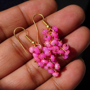Pendientes de Ópalo Rosa de Etiopía con Cuentas, Oro de 14K, Gema Arcoíris - Product Image 3
