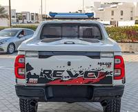 Toyota Land Hilux Special 4WD 2024 d'occasion, blanc, intérieur foncé, toit ouvrant, SUV, meilleur prix.