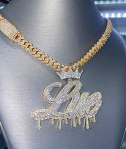 Pendentif breloque style hip-hop en argent 925 plaqué rhodium avec lettre couronne et serti griffe - Product Image 3