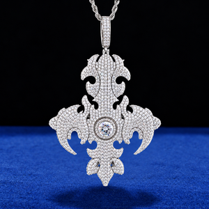 Collier Pendentif Fleur de Lys en Argent 925 Moissanite pour Homme, Design Royal Gothique Sertie de Pierres, Pierre Centrale Ronde, Bijou Tendance - Product Image 1