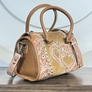 Bolso de Cuero Vacuno Hecho a Mano con Diseño de Corazón, Estilo Bandolera, para Fin de Semana, Unisex, Regalo, Estilo Boutique - Product Image 4