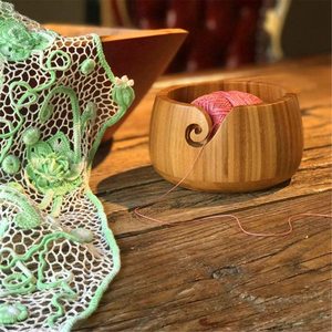 Bol de rangement pour fil en bois fait main avec couvercle amovible, support de pelotes de fil en bois de qualité supérieure pour accessoires de tricot, crochet et couture - Product Image 5