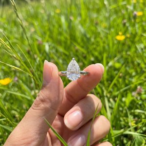Bague en argent 925 avec moissanite ronde brillante, bijou élégant et étincelant, collection de cadeaux tendance - Product Image 4