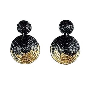 Boucles d'oreilles en perles faites à la main Fleur De Lis Huggie Style classique Mardi Gras mode pour femmes filles perles de fête de l'Inde - Product Image 2
