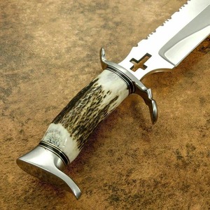 Couteau Bowie personnalisé fait main en acier inoxydable à pointe traînante et bord biseauté, lame fixe pour la chasse et la survie en extérieur, manche en bois de cerf - Product Image 4