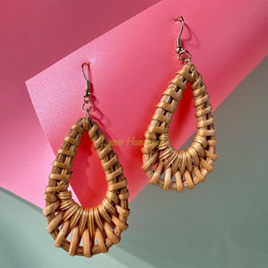 Pendientes geométricos reciclables con borlas de rafia, bambú natural y Ratán, hecho en Vietnam, accesorio de moda - Product Image 5