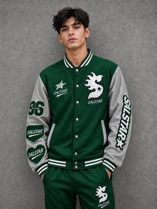 เสื้อแจ็คเก็ตวาร์ซิตี้แบบกำหนดเองสำหรับผู้ชาย เสื้อแจ็คเก็ตเบสบอลแบบ Letterman สีเขียว ตัวเสื้อทำจากผ้าขนสัตว์ แขนเสื้อทำจากหนังสีเทา ปักลายปะติด แจ็คเก็ตบอมเบอร์ - Product Image 1