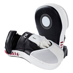 Almohadillas de espuma de alta densidad diseñadas para ejercicios de golpeo precisos y sesiones intensas de práctica de boxeo - Product Image 1