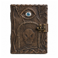 Journal en cuir gothique, Grimoire de sorts fait main avec motif oeil et squelette, Grimoire Œil Maléfique, Journal d'Halloween inspiré de Hocus Pocus