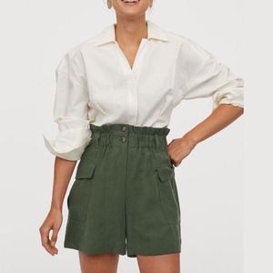 Shorts transpirables de color sólido para mujer, diseño personalizado, estilo urbano, shorts oversize para mujer - Product Image 1