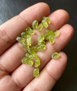 Raw <b>Peridot</b> Gemstones Natural August Birthstone Rough Green Crystal Healing Stone For Jewelry Making Bulk Supply - Product Image 2