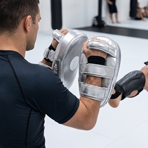 Dumela - Almohadillas de Boxeo de Cuero Vacuno Plateado, Duraderas, para Todas las Estaciones, Equipo de Entrenamiento - Product Image 4