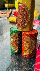 Caja de joyería de lujo hecha a mano por un diseñador, caja cuadrada bordada con diseño de diamantes dorados, ideal para regalo de novia. - Product Image 4