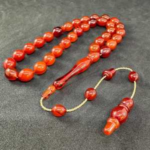 Collier Misbaha en résine islamique de luxe - Fabriqué à la main et respectueux de l'environnement pour les mariages - Product Image 5