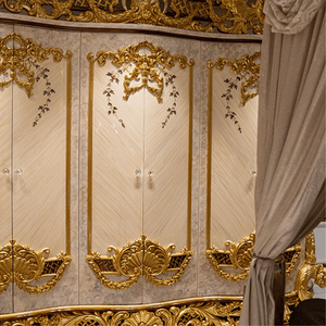 Armoire Royale Classique Ultra Luxe en Bois Massif d'Acajou, Sculptée à la Main avec Détails Dorés, Style Palais, Meuble de Chambre Personnalisé - Product Image 4