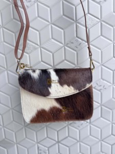 Nuevo Bolso Bandolera de Piel Vacuna con Parches y Cierre de Broche, para Uso Diario, para Mujer - Product Image 1