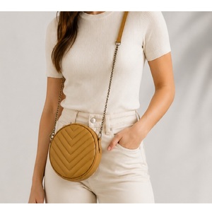 Petit sac à bandoulière en cuir véritable imperméable avec fermeture à glissière et doublure en coton pour femmes, sangle réglable - Product Image 1
