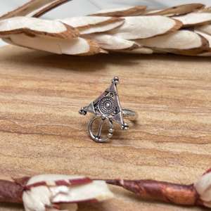 Anillo de Latón con Símbolo Tribal Tuareg para Hombre, Acabado Plateado Oxidado Vintage, SILVEREYE, Venta al Por Mayor - Product Image 3