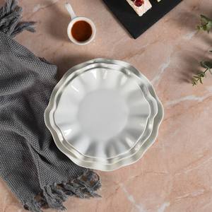 Juego de vajilla de porcelana blanca brillante con forma de hoja de loto, platos redondos con borde ondulado en relieve, apto para lavavajillas y microondas, para uso diario. - Product Image 3