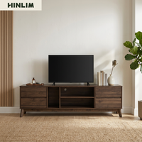 Mueble de TV Escandinavo HIRADO de 1.8M en Color Cacao Nogal, Minimalista y Duradero, Elegante Soporte para TV de Madera Oscura para Dormitorio de Lujo