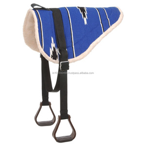 Couverture de selle traditionnelle Navajo à motif, tapis de selle pour monture sans selle, rembourrage épais en mousse et doublure en polaire, avec sangle de selle et étrier. - Product Image 1