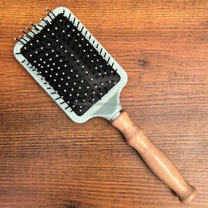 Nouveau à la mode grand massage carré cuir chevelu usiné à la main brosse à cheveux en bois coussin en cuir véritable peigne de Massage pagaie brosse à cheveux - Product Image 6