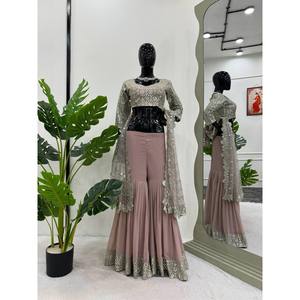 Hermoso Conjunto de Sharara, Blusa y Dupatta de Chifón para Fiestas con Mangas Tres Cuartos - Product Image 3