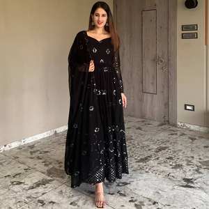 Ensemble de costume Anarkali pour femme UC1150 Georgette brodée noire Broderie exquise et tissu confortable - Product Image 1