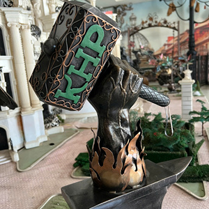 Wholesale Wrought Iron Hand Holding Hammer Sculpture Modern Antique For Home Decor Gifts Crafts Customizable 3D Design - Product Image 3