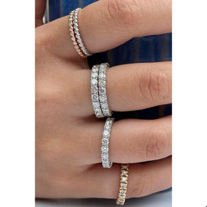 Bague éternité pour femme en argent 925 plaqué rhodium avec pavé de diamants ronds naturels, classique pour mariage et fiançailles - Product Image 3