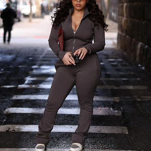 Conjuntos de 2 piezas personalizados con logo, top corto elástico de dos piezas, chándales ajustados OEM, leggings de fitness, conjuntos a juego para mujer - Product Image 4