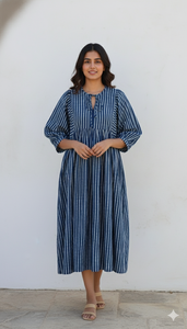 Compre Ahora Vestido Mini de Algodón Azul Hecho a Mano con Estampado de Bloques, Corte Regular, Cuello en V, Silueta en A, para Mujer, Estilo Rajasthani - Product Image 6